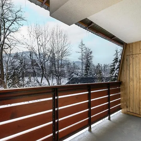 Mountain Corner In By Renters *